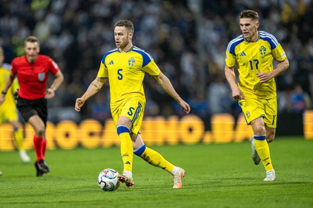 October 2, 2026: Gabriel Gudmundsson and Viktor Gyökeres of Sweden during the Nations League soccer match between Bosnia and Herzegovina and Sweden on October 2, 2026 in Zenica. Photo by Ludvig Thunman. BILDBYRAN code LT LT0823 soccer football fotball Nations League UEFA Nations League Bosnia and Herzegovina Sweden Sweden A BBENG  Copyright: LUDVIGxTHUNMAN BB261002LT175