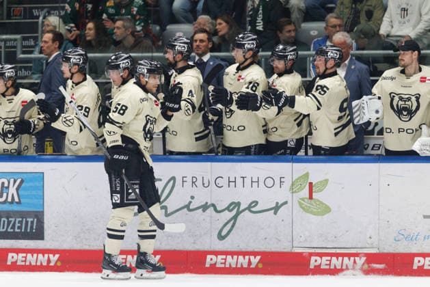 Tyler Gaudet, 58, Grizzlys Wolfsburg, and Team Grizzlys Wolfsburg scored the goal to make it 5–2 in the game between the Augsburger Panther and the Grizzlys Wolfsburg, men s ice hockey, DEL, 2026–2027, Matchday 5 on October 2, 2026, in Augsburg, Curt Frenzel Stadium, Bavaria, Germany