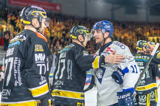 Philip Gogulla, Krefeld Pinguine, 87, and Kenny Agostino, ERC Ingolstadt, 11, GER, Krefeld Pinguine vs. ERC Ingolstadt, Ice Hockey, PENNY DEL, Matchday 5, 2026–2027 Season, October 2, 2026, GER, Krefeld Pinguine vs. ERC Ingolstadt, Ice Hockey, PENNY DEL, Matchday 5, 2026–2027 Season, October 2, 2026, Krefeld Copyright: xEibner-Pressefoto FabianxFriesex EP_FFE