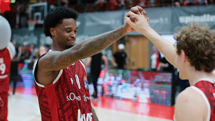 Pictured: Celebrations after the victory, from left: MVP Eddie Colbert III of the Würzburg Baskets, 0, and Calvin Wishart of the Würzburg Baskets, 10, February 10, 2026, Fitness First Würzburg Baskets vs. Telekom Baskets Bonn, easyCredit BBL, Matchday 4, Germany, 97072, tectake Arena Würzburg, Copyright: HMBxMedia xJulienxBecker