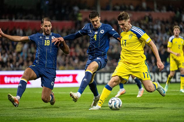October 2, 2026: Nikola Katic and Tarik Muharemovic of Bosnia and Herzegovina and Viktor Gyökeres of Sweden during the Nations League soccer match between Bosnia and Herzegovina and Sweden on October 2, 2026 in Zenica. Photo by Ludvig Thunman. BILDBYRAN code LT LT0823 soccer football fotball Nations League UEFA Nations League Bosnia and Herzegovina Sweden Sweden A BBENG  Copyright: LUDVIGxTHUNMAN BB261002LT179