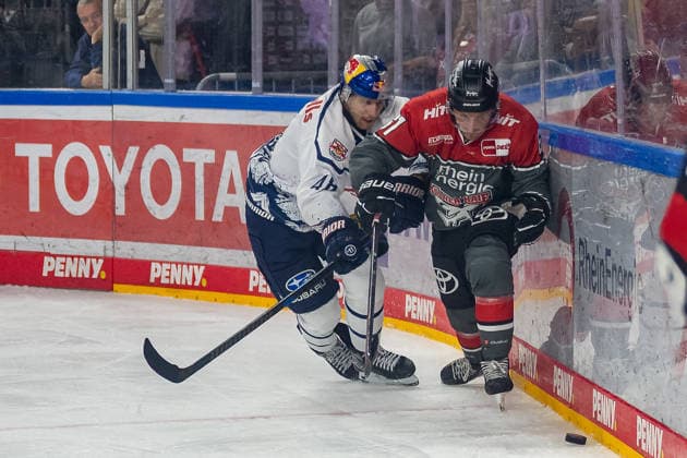 Face-off between Lucas Thaler of EHC Red Bull Munich (No. 48) and Markus Ljungh of the Cologne Sharks (No. 61); Cologne Sharks vs. EHC Red Bull Munich, ice hockey, Penny DEL, Matchday 5, 2026–2027 season, October 2, 2026, Kölner Haie vs. EHC Red Bull Munich, ice hockey, Penny DEL, Matchday 5, 2026–2027 season, October 2, 2026, Cologne Copyright: xEibner-Pressefoto ThomasxHaeslerx EP_THR