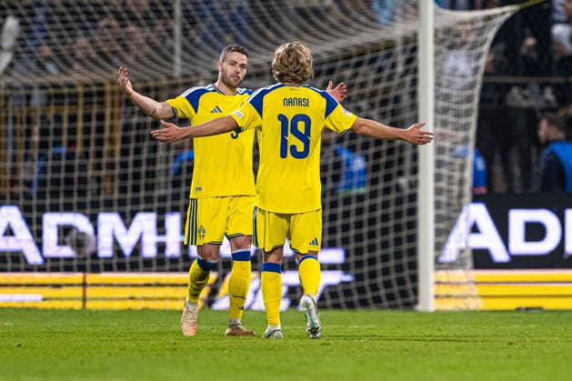 261002 Gabriel Gudmundsson and Sebastian Nanasi of Sweden look dejected after the 1-1 draw during the Nations League soccer match between Bosnia and Herzegovina and Sweden on October 2, 2026 in Zenica. Photo by Ludvig Thunman. BILDBYRAN code LT LT0823 soccer football fotball Nations League UEFA Nations League Bosnia and Herzegovina Sweden Sweden A BBENG depp  Copyright: LUDVIGxTHUNMAN BB261002LT184