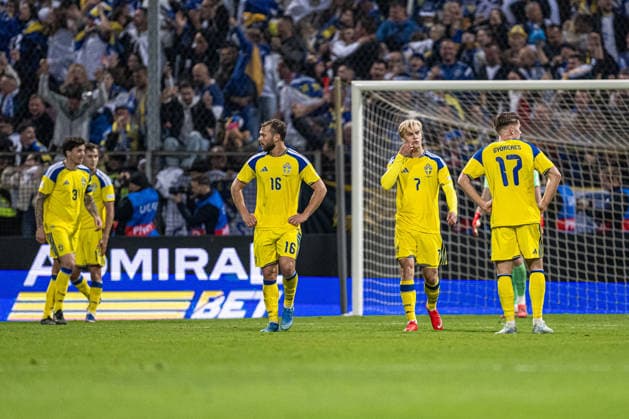 October 2, 2026: Victor Lindelöf, Jesper Karlström, Lucas Bergvall, and Viktor Gyökeres of Sweden look dejected after the 1–1 draw during the Nations League soccer match between Bosnia and Herzegovina and Sweden on October 2, 2026 in Zenica. Photo by Ludvig Thunman. BILDBYRAN code LT LT0823 soccer football fotball Nations League UEFA Nations League Bosnia and Herzegovina Sweden Sweden A BBENG depp  Copyright: LUDVIGxTHUNMAN BB261002LT185