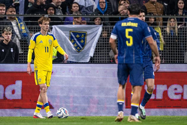 261002 Williot Swedberg of Sweden looks dejected after the 1-1 draw during the Nations League soccer match between Bosnia and Herzegovina and Sweden on October 2, 2026 in Zenica. Photo by Ludvig Thunman, BILDBYRAN, code LT LT0823, soccer, football, Nations League, UEFA Nations League, Bosnia and Herzegovina, Sweden, Sweden A, BBENG, depp  Copyright: LUDVIGxTHUNMAN BB261002LT187