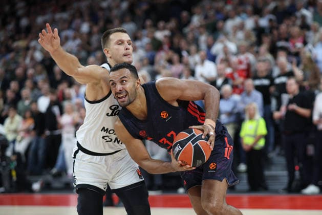 Johannes Thiemann, FC Bayern Basketball, 32, with Arijan Lakic, Partizan Belgrade, 19, GER, FC Bayern Basketball vs. Partizan Mozzart Bet Belgrade, Basketball, EuroLeague, Matchday 3, 2026–2027 Season, October 2, 2026, GER, FC Bayern Basketball vs. Partizan Mozzart Bet Belgrade, Basketball, EuroLeague, Matchday 3, 2026–2027 Season, October 2, 2026, Munich Copyright: xEibner-Pressefoto JennixMaulx EP_JML