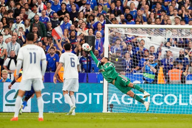 italy Gianluigi Donnarumma during the the UEFA Nations League soccer match between France and Italy at the Stade de France in Saint-Denis, Paris, France - October 2, 2026. - Soccer  Copyright: xFabioxFerrari LaPressex