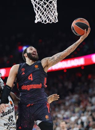 Duane Washington Jr., FC Bayern Basketball, No. 04 with the ball at the basket, GER, FC Bayern Basketball vs. Partizan Mozzart Bet Belgrade, Basketball, EuroLeague, Matchday 3, 2026–2027 Season, October 2, 2026, GER, FC Bayern Basketball vs. Partizan Mozzart Bet Belgrade, Basketball, EuroLeague, Matchday 3, 2026–2027 season, October 2, 2026, Munich Copyright: xEibner-Pressefoto JennixMaulx EP_JML