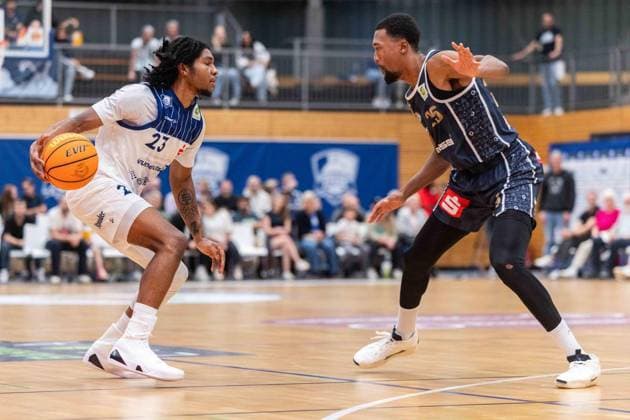 VfL Sparkassenstars Bochum vs. Eisbären Bremerhaven ** FOR EDITORIAL USE ONLY ** EDITORIAL USE ONLY ** p Jaylen Wesley (Bochum), left: Jeremiah Oden (Bremerhaven), right: Basketball Barmer 2, Basketball Bundesliga, VfL Sparkassenstars Bochum vs. Eisbären Bremerhaven on October 2, 2026, in Bochum. Copyright JonasxRichter Copyright: JonasxRichter doc87uz2brij11tk7wlbhw ,EDITORIAL USE ONLY Copyright: JonasxRichter