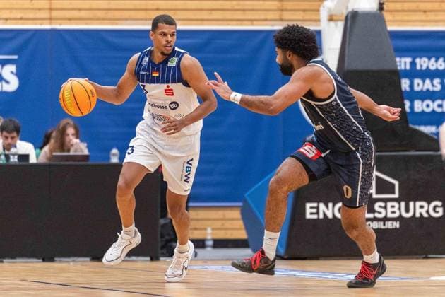 VfL Sparkassenstars Bochum vs. Eisbären Bremerhaven ** FOR EDITORIAL USE ONLY ** EDITORIAL USE ONLY ** p Gabriel Kuku (Bochum), left: Tyreese Blunt (Bremerhaven), right: Basketball Barmer 2, Basketball Bundesliga, VfL Sparkassenstars Bochum vs. Eisbären Bremerhaven on October 2, 2026, in Bochum. Copyright JonasxRichter Copyright: JonasxRichter doc87uz2c4a9ev1feaqjpki ,EDITORIAL USE ONLY Copyright: JonasxRichter
