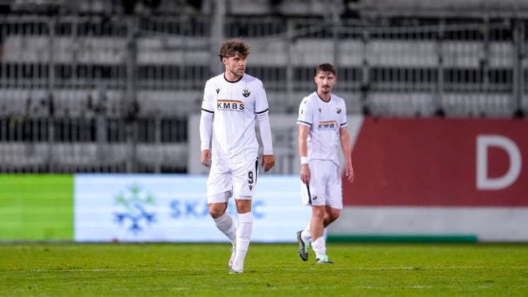 From left: Maximilian Wagner (SVS), 9, Niklas Tarnat SVS, 6, player for SV Sandhausen SVS, looking disappointed, disappointment, frustration, pessimistic, after conceding the goal to make it 1–1, action, game scene, October 2, 2026, Sandhausen, Germany, soccer, Regionalliga Southwest, SV Sandhausen 1 FC Kaiserslautern II xozx