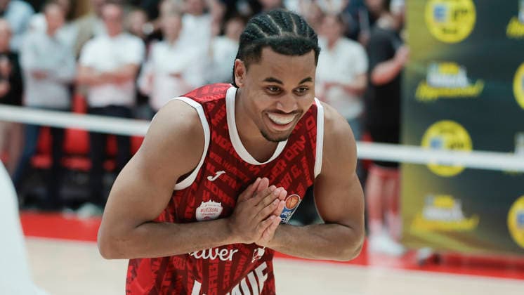 Pictured: Celebrations after the victory at Sam Griffin Wuerzburg Baskets, February 4, 2026, Fitness First Wuerzburg Baskets vs. Telekom Baskets Bonn, easyCredit BBL, Matchday 4, Germany, 97072, tectake Arena Wuerzburg, Copyright: HMBxMedia xJulienxBecker