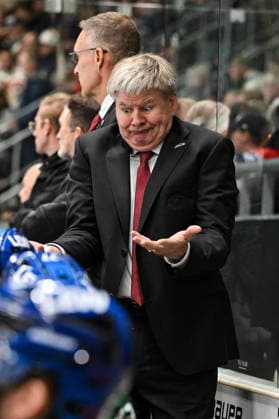 Penny DEL: Augsburger Panther vs. Grizzlys Wolfsburg, October 2, 2026, AUGSBURG, GERMANY OCTOBER 2. Pictured: Bill PETERS, head coach of the Augsburger Panther. Isolated headshot taken during the Penny DEL match between the Augsburger Panther and the Grizzlys Wolfsburg on Matchday 5 at Curt Frenzel Stadium. Copyright: xBEAUTIFULxSPORTS Goldbergx
