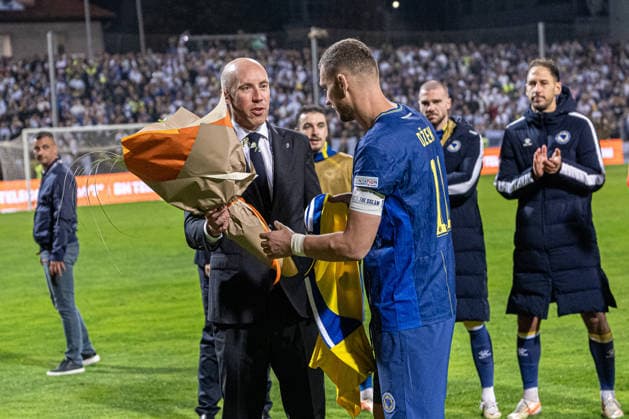 October 2, 2026: Simon Aström, President of the Swedish Football Federation, and Edin Džeko of Bosnia and Herzegovina after the Nations League soccer match between Bosnia and Herzegovina and Sweden on October 2, 2026 in Zenica. Photo by Ludvig Thunman. BILDBYRAN code LT LT0823 soccer football fotball Nations League UEFA Nations League Bosnia and Herzegovina Sweden Sweden A BBENG  Copyright: LUDVIGxTHUNMAN BB261002LT213