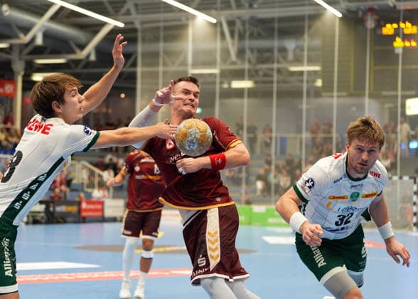Staffan Peter, SC DHfK Leipzig, 18, Max Neuhaus, TuSEM Essen, 37, and Franz Semper, SC DHfK Leipzig, 32 (GER), TuSEM Essen vs. SC DHfK Leipzig, 2nd Handball Bundesliga, Matchday 6, 2026–27 season, Sporthalle am Hallo, Essen, October 2, 2026 TuSEM Essen vs. SC DHfK Leipzig, 2nd Handball Bundesliga, Matchday 6, 2026–27 season, October 2, 2026 Essen Copyright: xEibner-Pressefoto ScottxColemanx EP_SCN