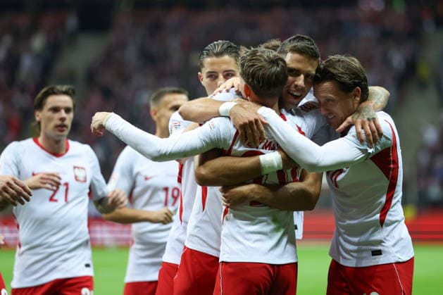 WARSZAWA 02.10.2026 MECZ 3. KOLEJKA GRUPA B4 LIGA NARODOW SEZON 2026 27: POLSKA - RUMUNIA --- UEFA NATIONS LEAGUE FOOTBALL MATCH IN WARSAW: POLAND - ROMANIA PILKARZE POLSKI SEBASTIAN SZYMANSKI JAN BEDNAREK PIOTR ZIELINSKI FOT. PIOTR KUCZA FOTOPYK NEWSPIX.PL --- newspix.pl POLAND OUT! 