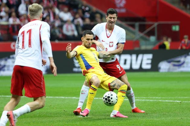 WARSZAWA 02.10.2026 MECZ 3. KOLEJKA GRUPA B4 LIGA NARODOW SEZON 2026 27: POLSKA - RUMUNIA --- UEFA NATIONS LEAGUE FOOTBALL MATCH IN WARSAW: POLAND - ROMANIA MARIUS MARIN ROBERT LEWANDOWSKI FOT. PIOTR KUCZA FOTOPYK NEWSPIX.PL --- newspix.pl POLAND OUT! 