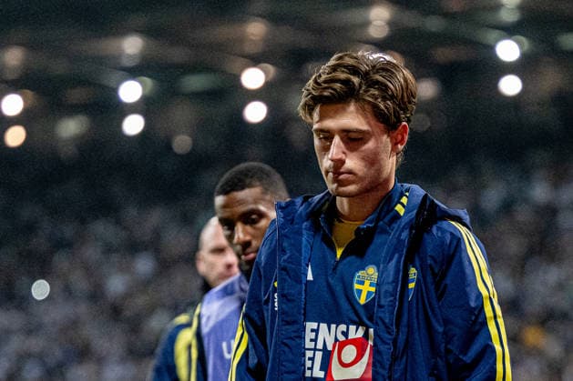 261002 Besfort Zeneli of Sweden looks dejected after the Nations League soccer match between Bosnia and Herzegovina and Sweden on October 2, 2026 in Zenica. Photo by Ludvig Thunman. BILDBYRAN code LT LT0823 soccer football fotball Nations League UEFA Nations League Bosnia and Herzegovina Sweden Sweden A BBENG depp  Copyright: LUDVIGxTHUNMAN BB261002LT236