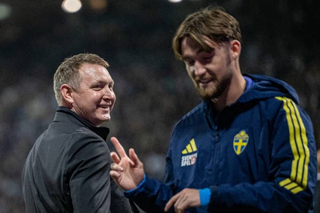 October 2, 2026: Kim Källström, head of national teams for the Swedish men’s national soccer team, and Sweden’s goalkeeper Noel Törnqvist after the Nations League soccer match between Bosnia and Herzegovina and Sweden on October 2, 2026 in Zenica. Photo by Ludvig Thunman, BILDBYRAN, code LT LT0823: soccer, football, fotball, Nations League, UEFA Nations League, Bosnia and Herzegovina, Sweden, Sweden A, bbeng Copyright: LUDVIGxTHUNMAN BB261002LT239