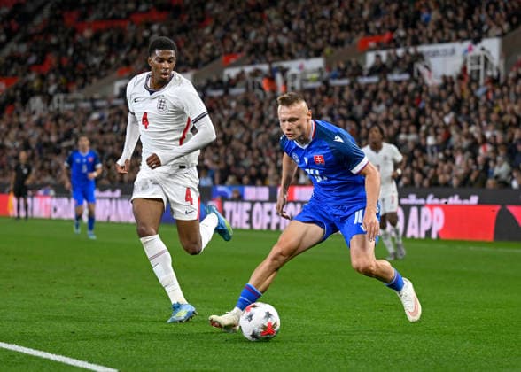 U21, U 21 England v U21 Slovakia, U21 UEFA EUROPEAN CHAMPIONSHIPS Nino Marcelli of Slovakia attacking with the ball WITH Ethan NWANERI of England defending during the U21 UEFA EUROPEAN CHAMPIONSHIPS match between U21 England and U21 Slovakia at the Bet365 Stadium, Stoke-on-Trent, UK on 2 October 2026. Stoke-on-Trent Bet365 Stadium Staffordshire UK Editorial use only , Copyright: xMarkxDunnx PSI-24952-0027