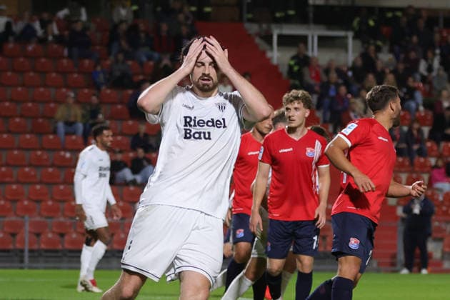 October 2, 2026, Soccer, Men s, Bavarian Regional League, 2026–2027 Season, Matchday 12: SpVgg Unterhaching vs. FC Schweinfurt 05, Pietro Besso (FC Schweinfurt 05), 23, with hands covering his face, single frame, Unterhaching Uhlsport Park, Unterhaching, Bavaria, Germany