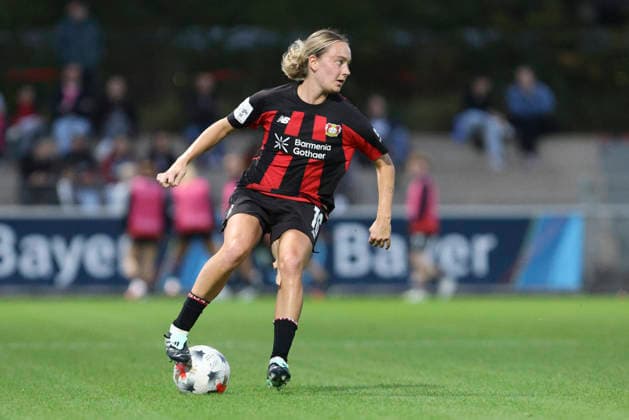 Sofie Zdebel of Bayer 04 Leverkusen in action, on the ball, making a solo run during the Women s Bundesliga match between Bayer 04 Leverkusen and SV Werder Bremen, Ulrich Haberland Stadium on October 2, 2026, in Leverkusen, Germany. Photo by Oliver Kaelke, DeFodi Images. Sofie Zdebel of Bayer 04 Leverkusen controls the ball during the Bundesliga match between Bayer 04 Leverkusen and SV Werder Bremen at Ulrich Haberland Stadium on October 2, 2026 in Leverkusen, Germany. Photo by Oliver Kaelke, DeFodi Images. DFB and DFL regulations prohibit any use of photographs as image sequences and or quasi-video. Photo by Oliver Kaelke, DeFodi Images.