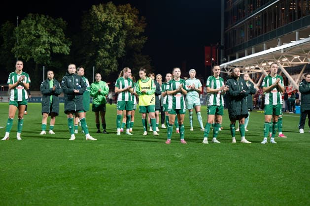 Disappointed Bremen team in front of the fan section after the game, Bayer 04 Leverkusen Women vs. SV Werder Bremen Women, Soccer, Google Pixel Women s Bundesliga, Matchday 6, 2026–2027, October 2, 2026 DFB regulations prohibit any use of photographs as image sequences and or quasi-video Leverkusen, North Rhine-Westphalia, Germany Copyright: xkolbert-press MarkusxVerwimpx