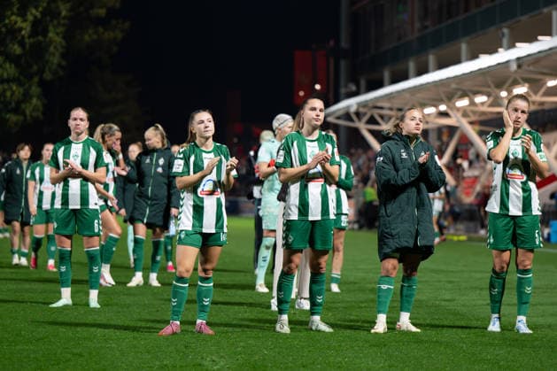 Disappointed Bremen team in front of the fan section after the game, Bayer 04 Leverkusen Women vs. SV Werder Bremen Women, Soccer, Google Pixel Women s Bundesliga, Matchday 6, 2026–2027, October 2, 2026 DFB regulations prohibit any use of photographs as image sequences and or quasi-video Leverkusen, North Rhine-Westphalia, Germany Copyright: xkolbert-press MarkusxVerwimpx