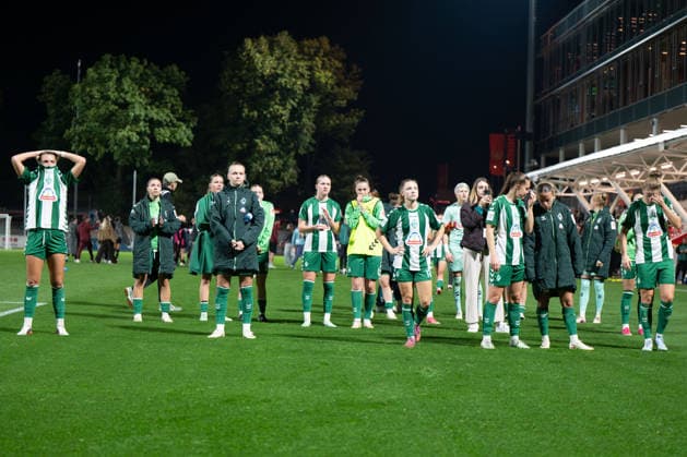 Disappointed Bremen team in front of the fan section after the game, Bayer 04 Leverkusen Women vs. SV Werder Bremen Women, Soccer, Google Pixel Women s Bundesliga, Matchday 6, 2026–2027, October 2, 2026 DFB regulations prohibit any use of photographs as image sequences and or quasi-video Leverkusen, North Rhine-Westphalia, Germany Copyright: xkolbert-press MarkusxVerwimpx