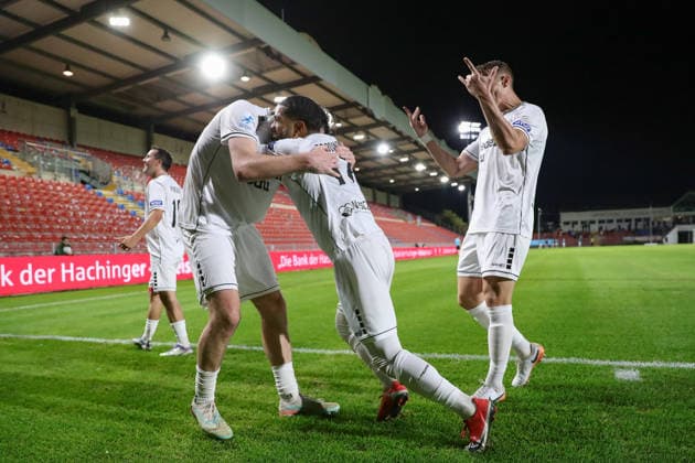 October 2, 2026, Soccer, Men s, Bavarian Regional League, 2026–2027 Season, Matchday 12: SpVgg Unterhaching vs. FC Schweinfurt 05; Schweinfurt celebrates Jason Prodanovic’s goal for FC Schweinfurt 05, 17–1; at Uhlsport Park in Unterhaching, Bavaria, Germany