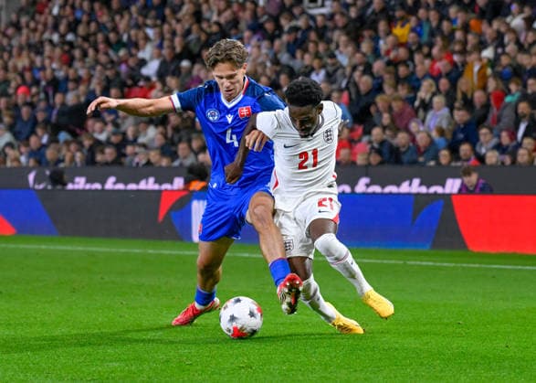 U21, U 21 England v U21 Slovakia, U21 UEFA EUROPEAN CHAMPIONSHIPS Amario COZIER-DUBERRY of England attacks with the ball with Hugo Pavek of Slovakia defending during the U21 UEFA EUROPEAN CHAMPIONSHIPS match between U21 England and U21 Slovakia at the Bet365 Stadium, Stoke-on-Trent, UK on 2 October 2026. Stoke-on-Trent Bet365 Stadium Staffordshire UK Editorial use only , Copyright: xMarkxDunnx PSI-24952-0058