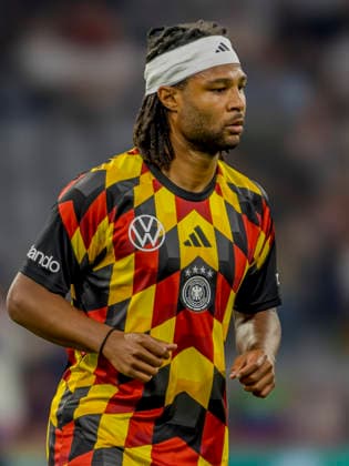 Munich, Germany, October 1, 2026 UEFA Nations League 2026–2027 League Phase Group A2 Match 3 Germany vs. Serbia Pictured: Serge Gnabry (GER) warming up DFB and DFL regulations prohibit any use of photographs as image sequences and or quasi-video Allianz Arena Bayern Copyright: xFotostandx xSchäferx