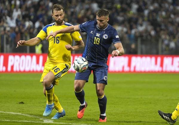 Bosnia and Herzegovina v Sweden - UEFA Nations League ZENICA, BOSNIA AND HERZEGOVINA - OCTOBER 02: Players of Bosnia and Herzegovina and Sweden in action during the UEFA Nations League Group B4 soccer match between Bosnia and Herzegovina and Sweden at the Kamberovica polje Stadium (Bilino Polje Stadium) in Zenica, Bosnia and Herzegovina on October 02, 2026. Samir Jordamovic Anadolu Sarajevo Bosnia and Herzegovina. Editorial use only. Please get in touch for any other usage.  Copyright: x2026xAnadoluxSamirxJordamovicx