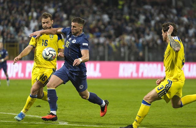 Bosnia and Herzegovina v Sweden - UEFA Nations League ZENICA, BOSNIA AND HERZEGOVINA - OCTOBER 02: Players of Bosnia and Herzegovina and Sweden in action during the UEFA Nations League Group B4 soccer match between Bosnia and Herzegovina and Sweden at the Kamberovica polje Stadium (Bilino Polje Stadium) in Zenica, Bosnia and Herzegovina on October 02, 2026. Samir Jordamovic Anadolu Sarajevo Bosnia and Herzegovina. Editorial use only. Please get in touch for any other usage.  Copyright: x2026xAnadoluxSamirxJordamovicx