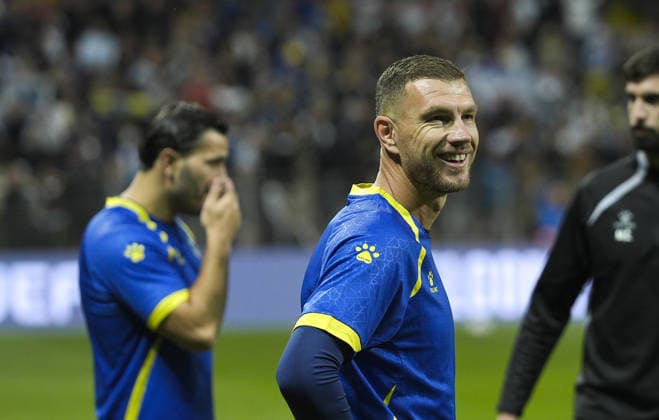 Bosnia and Herzegovina v Sweden - UEFA Nations League ZENICA, BOSNIA AND HERZEGOVINA - OCTOBER 02: Edin Dzeko (11) of Bosnia and Herzegovina gestures during the UEFA Nations League Group B4 soccer match between Bosnia and Herzegovina and Sweden at the Kamberovica polje Stadium (Bilino Polje Stadium) in Zenica, Bosnia and Herzegovina on October 02, 2026. Samir Jordamovic Anadolu Sarajevo Bosnia and Herzegovina. Editorial use only. Please get in touch for any other usage.  Copyright: x2026xAnadoluxSamirxJordamovicx