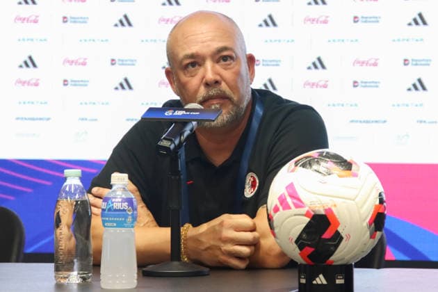 HONG KONG-SPORTS ASEAN-CUP Hong Kong, China head coach Roberto Losada speaks to journalists during the post-match press conference, PK, Pressekonferenz at Kai Tak Stadium on September 30, 2026 in Hong Kong, reviewing his squad s tactical approach in overcoming ten-man Brunei 2-0 to secure their place in the FIFA ASEAN Cup final against Cambodia. (Photo by Gordon Choi TMHK via Nexpher Images) Hong Kong
