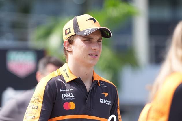 F1 2026: (Padock) Bahrain Grand Prix in Malaysia, Kuala Lumpur 02 Oct 2026 Oscar Piastri (AUS) (McLaren Mastercard F1 Team) in the paddock before free practice 1 of the Formula 1 Bahrain Grand Prix In Malaysia 2026 at the Sepang International Circuit. Kuala Lumpur Malaysia Copyright: xLucaxMartinix xSOPAxImagesx Luca-Martini-1455852