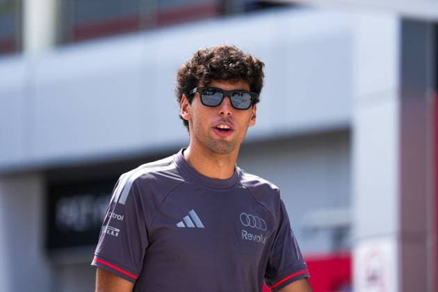 F1 2026: (Padock) Bahrain Grand Prix in Malaysia, Kuala Lumpur 02 Oct 2026 Gabriel Bortoleto (BRA) (Audi Revolut F1 Team) in the paddock before free practice 1 of the Formula 1 Bahrain Grand Prix In Malaysia 2026 at the Sepang International Circuit. Kuala Lumpur Malaysia Copyright: xLucaxMartinix xSOPAxImagesx Luca-Martini-1455854