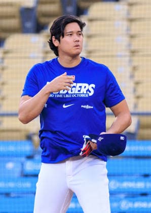 October 2, 2026, Los Angeles, California, USA: Shohei Ohtani 17 of the Los Angeles Dodgers at bat during a workout in preparation for Game 1 of the NLDS game against the Atlanta Braves on Friday October 2, 2026 at Dodger Stadium in Los Angeles, California. JAVIER ROJAS PI Dodgers NLDS - Workout  - ZUMAp124 20261002_zaa_p124_087 Copyright: xJavierxRojasx