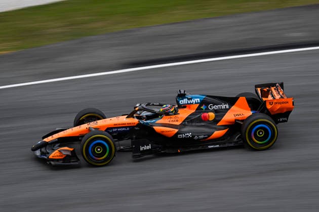 F1 - BAHRAIN GRAND PRIX IN MALAYSIA 2026 81 PIASTRI Oscar (aus), McLaren F1 Team MCL40, action during the 2026 Formula 1 Bahrain Grand Prix in Malaysia, 16th round of the 2026 Formula One World Championship, WM, Weltmeisterschaft from October 2 to 4, 2026 on the Sepang International Circuit, in Sepang, Malaysia - SepangMalaysia  Copyright: xALBERTOxVIMERCATIx