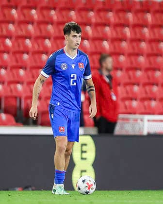 England v Slovakia - UEFA U21, U 21 EURO 2027 Qualifier Tobias Paliscak of Slovakia, wearing number 2, plays with the ball during the UEFA Under 21 Championship Qualifiers Group D match between England Under 21s and Slovakia at the bet365 Stadium in Stoke-on-Trent, on October 2, 2026. Stoke-on-Trent Staffordshire United Kingdom Copyright: xMIxNewsx originalFilename:fletcher-englandu261002_npnr5