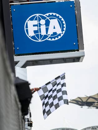 F1 - BAHRAIN GRAND PRIX IN MALAYSIA 2026 FIA checkered flag, drapeau marshall, commissaire de piste, marshal, marshalls, marshals during the 2026 Formula 1 Bahrain Grand Prix in Malaysia, 16th round of the 2026 Formula One World Championship, WM, Weltmeisterschaft from October 2 to 4, 2026 on the Sepang International Circuit, in Sepang, Malaysia - SepangMalaysia Copyright: xXavixBonillax