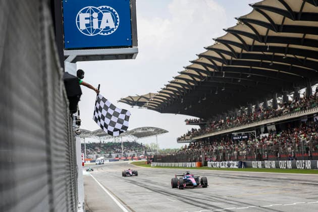 F1 - BAHRAIN GRAND PRIX IN MALAYSIA 2026 FIA checkered flag, drapeau marshall, commissaire de piste, marshal, marshalls, marshals during the 2026 Formula 1 Bahrain Grand Prix in Malaysia, 16th round of the 2026 Formula One World Championship, WM, Weltmeisterschaft from October 2 to 4, 2026 on the Sepang International Circuit, in Sepang, Malaysia - SepangMalaysia Copyright: xXavixBonillax