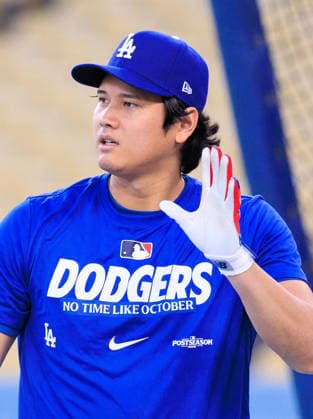 October 2, 2026, Los Angeles, California, USA: Shohei Ohtani 17 of the Los Angeles Dodgers during a workout in preparation for Game 1 of the NLDS against the Atlanta Braves on Friday October 2, 2026 at Dodger Stadium in Los Angeles, California. JAVIER ROJAS PI Dodgers NLDS - Workout  - ZUMAp124 20261002_zaa_p124_126 Copyright: xJavierxRojasx