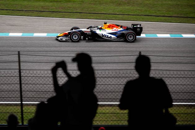F1 - BAHRAIN GRAND PRIX IN MALAYSIA 2026 41 LINDBLAD Arvid (gbr), Visa Cash App RB F1 Team VCARB03, action during the 2026 Formula 1 Bahrain Grand Prix in Malaysia, 16th round of the 2026 Formula One World Championship, WM, Weltmeisterschaft from October 2 to 4, 2026 on the Sepang International Circuit, in Sepang, Malaysia - SepangMalaysia  Copyright: xALBERTOxVIMERCATIx