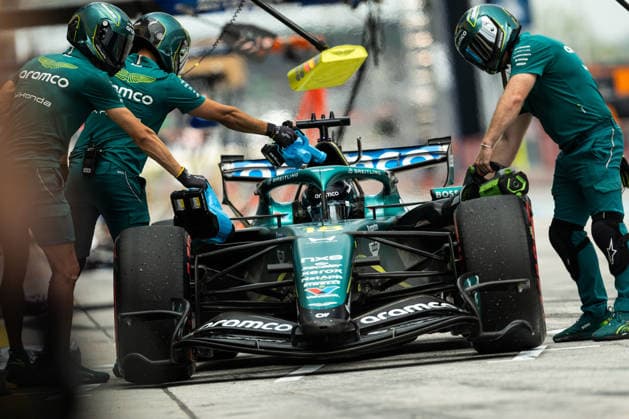 Formula 1 Gulf Air Bahrain Grand Prix in Malaysia 2026 Levi Erb OVERTAKE MAXPPP - Sepang 03 10 2026 18 STROLL Lance (can), Aston Martin Aramco Formula One Team, action at the Formula 1 Gulf Air Bahrain Grand Prix 2026 in Malaysia, the 15th round of the 2026 FIA Formula 1 World Championship, WM, Weltmeisterschaft at the Sepang International circuit, from 1 to 4 October 2026 Sepang Sepang International Circuit Malaysia  Copyright: xOVERTAKE MAXPPPxLevixErbx OVT202610033835 OVT202610033835