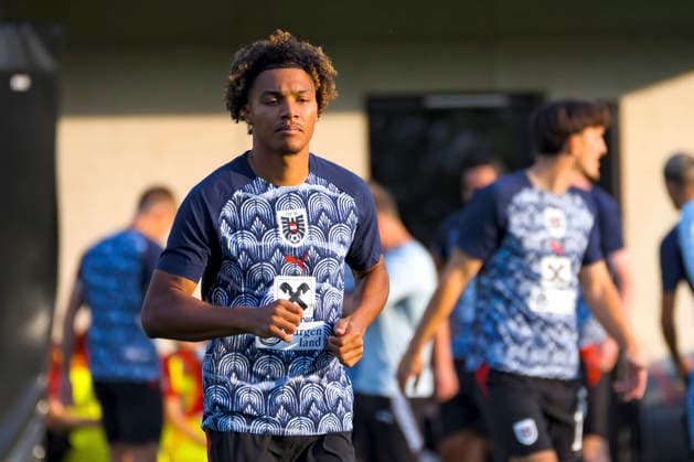 October 2, 2026, Vienna, Austria 2027 UEFA European U-21 Qualification: Austria vs. Denmark Oluwaseun Adewumi warming up Copyright: xJulianxSindricx