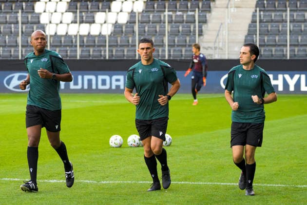 October 2, 2026, Vienna, Austria 2027 UEFA European U-21 Qualification: Austria vs. Denmark The referees warming up Copyright: xJulianxSindricx