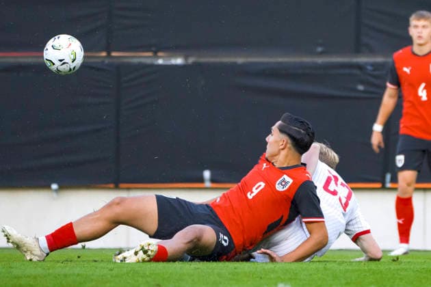 October 2, 2026, Vienna, Austria 2027 UEFA European U-21 Qualification: Austria vs. Denmark Furkan Dursun goes head-to-head with Julius Askou Copyright: xJulianxSindricx