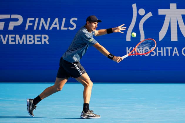 October 3, 2026, Tokyo, Japan: Matteo Arnaldi (Italy) returns a shot against Carlos Alcaraz (Spain) during their Round of 16 match at the Kinoshita Group Japan Open Tennis Championships at Ariake Colosseum in Tokyo. The tournament runs from September 29 to October 6. Alcaraz won 7-6(6), 6-1. Tokyo Japan - ZUMAm191 20261003_aap_m191_051 Copyright: xRodrigoxReyesxMarinx